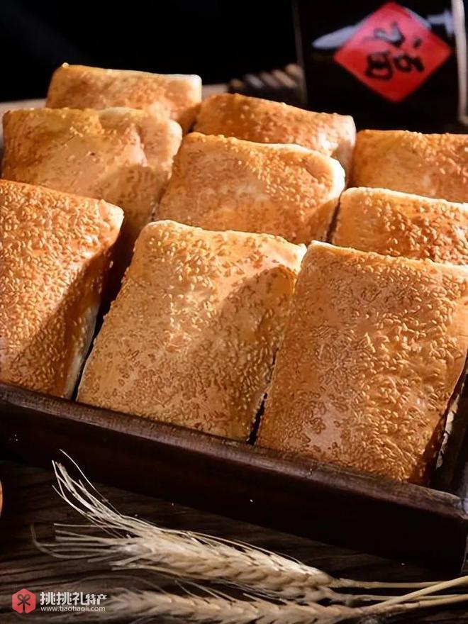 图为石家庄特产：缸炉烧饼