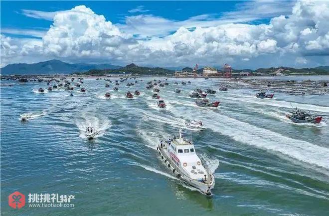 图为饶平县海域开渔场景