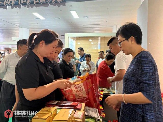 图为桑植农特产品亮相第三届张家界旅游发展大会