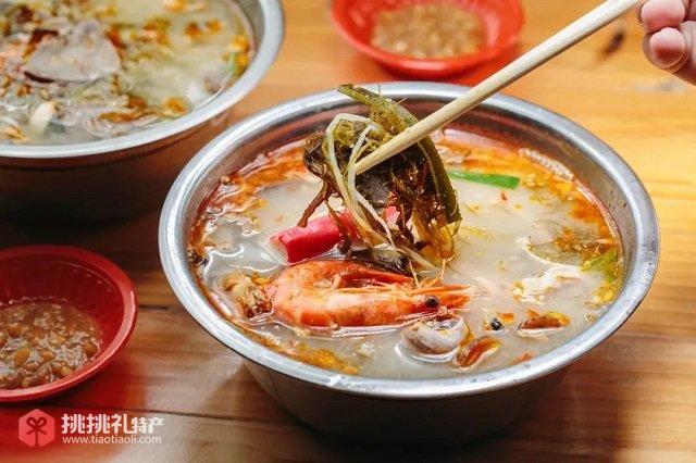 图为糟粕醋火锅