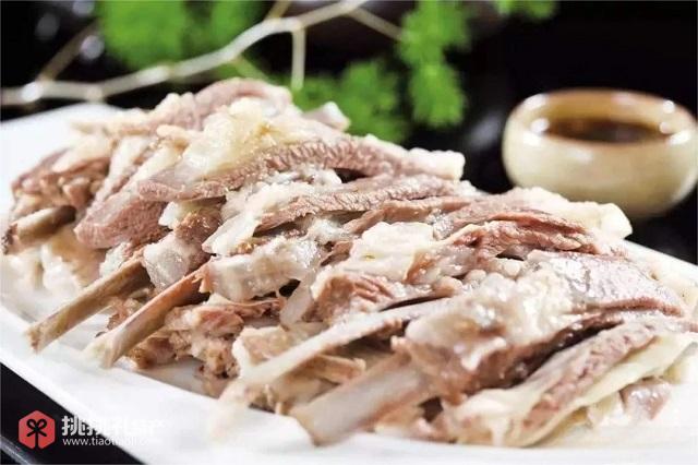 图为东乡手抓（东乡县委宣传部供图）