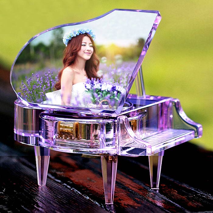 同学结婚送礼物推荐1：水晶钢琴音乐盒